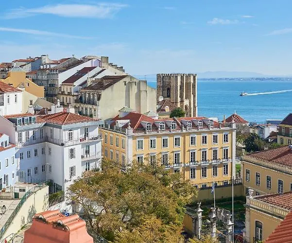 Charming Apartment Castelo. Amazing Lisbon View
